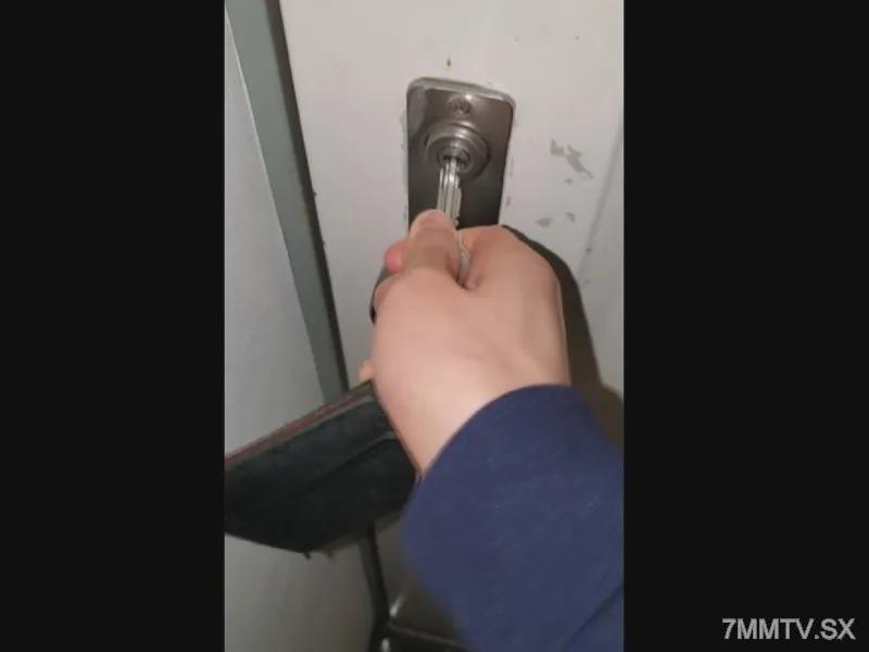 FC2-PPV 2947095 【個人】巨根の暴走 Fカップ妻、家の鍵を持ち帰り旦那の夜勤の隙に潜入プチ3P 他人汁2連発で顔面を汚される。※汚した顔面はきれいに洗ってあげました FC2-PPV-2947095